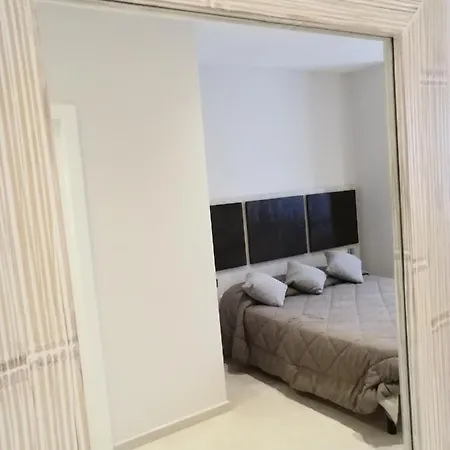 Pensión Home33 *