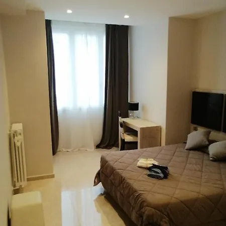 Home33 בית הארחה *