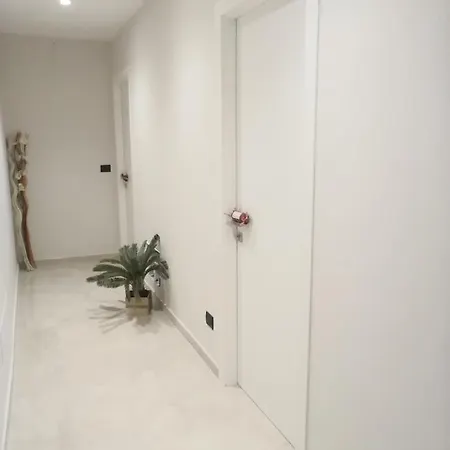 בית הארחה Home33 *